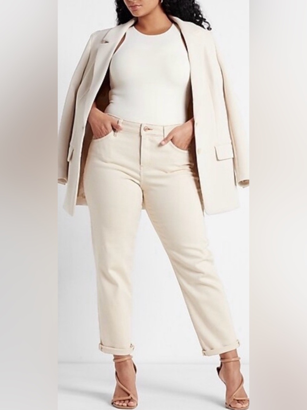 Express Women’s Cream Midrise Boyfriend Jeans, Size 10